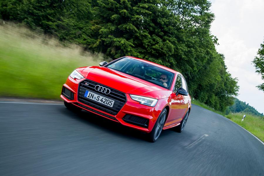 Audi S4 Sedan (B9) 2016 года  (WW) (фото 10 из 40)